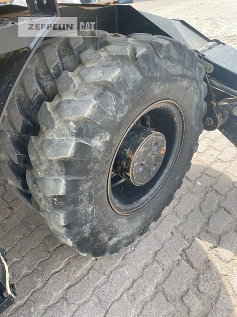 Bager na kotačima Cat M316-07A: slika Bager na kotačima Cat M316-07A
