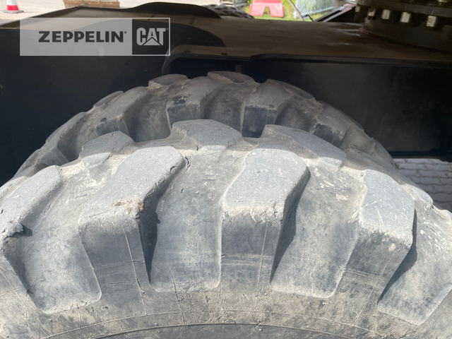 Bager na kotačima Cat M316-07A: slika Bager na kotačima Cat M316-07A