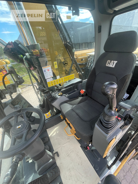 Bager na kotačima Cat M316-07A: slika Bager na kotačima Cat M316-07A