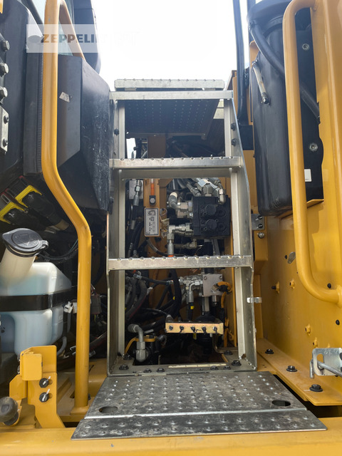 Bager na kotačima Cat M316-07A: slika Bager na kotačima Cat M316-07A