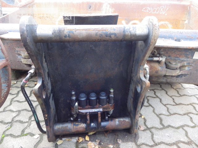 Komponenten Prim.-Prod Komponent - Korpa za bager: slika Komponenten Prim.-Prod Komponent - Korpa za bager Komponenten Prim.-Prod Komponent - Korpa za bager: slika Komponenten Prim.-Prod Komponent - Korpa za bager