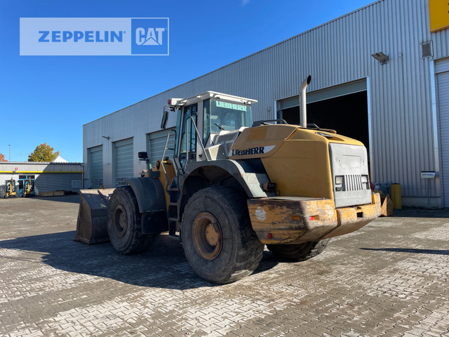 Liebherr L554 - Utovarivač na kotačima: slika Liebherr L554 - Utovarivač na kotačima Liebherr L554 - Utovarivač na kotačima: slika Liebherr L554 - Utovarivač na kotačima