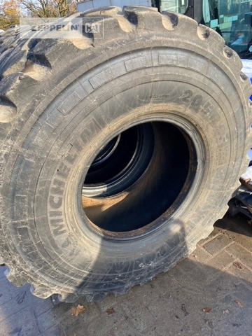 Michelin 4x 20.5R25XHA - Guma za Građevinski strojevi: slika Michelin 4x 20.5R25XHA - Guma za Građevinski strojevi Michelin 4x 20.5R25XHA - Guma za Građevinski strojevi: slika Michelin 4x 20.5R25XHA - Guma za Građevinski strojevi