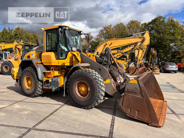 Volvo L90 - Utovarivač na kotačima: slika Volvo L90 - Utovarivač na kotačima Volvo L90 - Utovarivač na kotačima: slika Volvo L90 - Utovarivač na kotačima