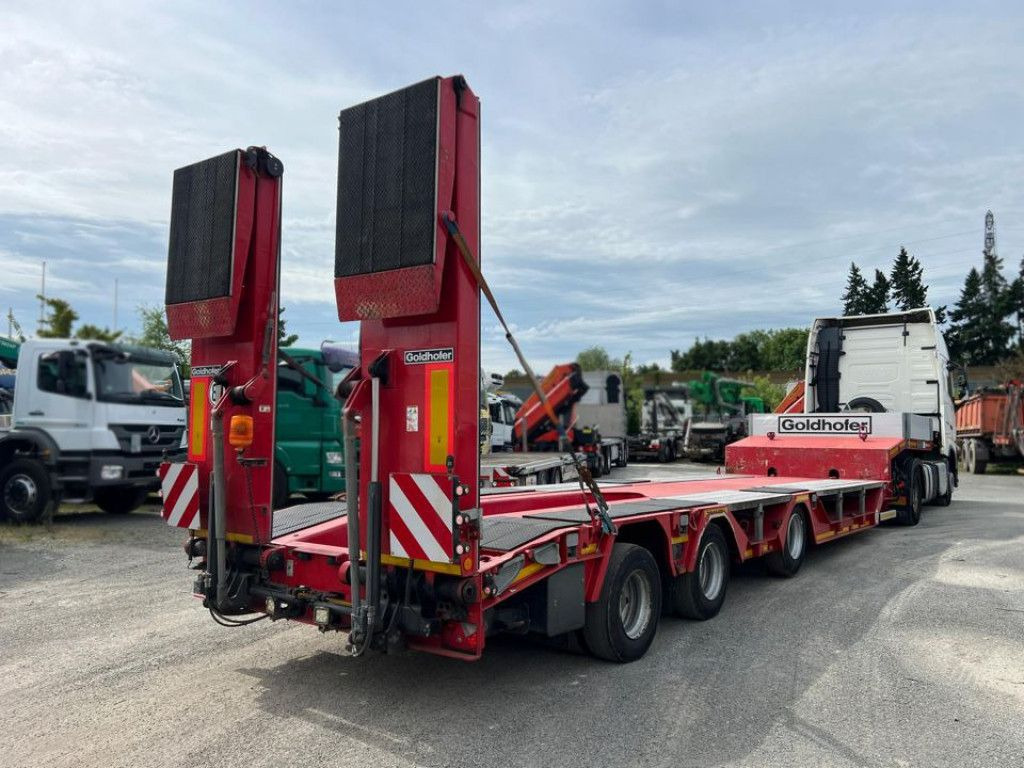 Goldhofer Satteltieflader STN-L 3 (245) RM Tiefladerauflie - Poluprikolica s niskim utovarivačem: slika Goldhofer Satteltieflader STN-L 3 (245) RM Tiefladerauflie - Poluprikolica s niskim utovarivačem Goldhofer Satteltieflader STN-L 3 (245) RM Tiefladerauflie - Poluprikolica s niskim utovarivačem: slika Goldhofer Satteltieflader STN-L 3 (245) RM Tiefladerauflie - Poluprikolica s niskim utovarivačem