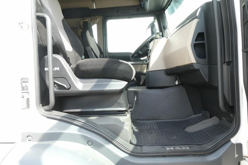 MAN TG-S 26.420 6x2 Abrollkipper - Kamion s kukastom dizalicom: slika MAN TG-S 26.420 6x2 Abrollkipper - Kamion s kukastom dizalicom MAN TG-S 26.420 6x2 Abrollkipper - Kamion s kukastom dizalicom: slika MAN TG-S 26.420 6x2 Abrollkipper - Kamion s kukastom dizalicom