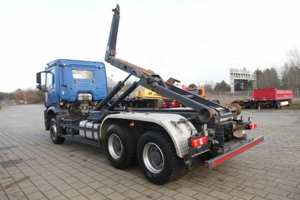 Mercedes-Benz Arocs 2645 K 6x4 Abrollkipper Meiller deutsch to - Kamion s kukastom dizalicom: slika Mercedes-Benz Arocs 2645 K 6x4 Abrollkipper Meiller deutsch to - Kamion s kukastom dizalicom Mercedes-Benz Arocs 2645 K 6x4 Abrollkipper Meiller deutsch to - Kamion s kukastom dizalicom: slika Mercedes-Benz Arocs 2645 K 6x4 Abrollkipper Meiller deutsch to - Kamion s kukastom dizalicom