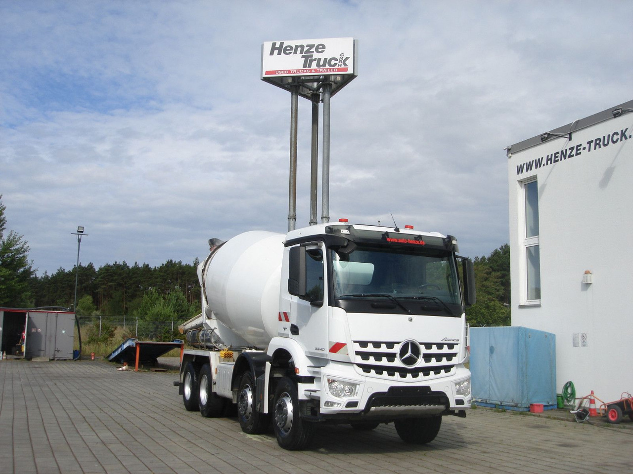 Mercedes-Benz Arocs 3240 B 8x4 - Automješalica: slika Mercedes-Benz Arocs 3240 B 8x4 - Automješalica Mercedes-Benz Arocs 3240 B 8x4 - Automješalica: slika Mercedes-Benz Arocs 3240 B 8x4 - Automješalica