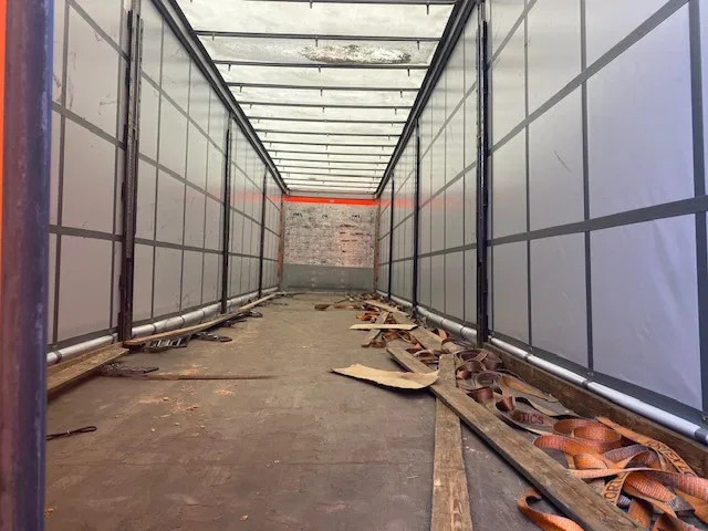 Schmitz Cargobull schuifzeil/dak 3 asser , schijfremmen , paletkist, apk gekeurd - Poluprikolica s ceradom: slika Schmitz Cargobull schuifzeil/dak 3 asser , schijfremmen , paletkist, apk gekeurd - Poluprikolica s ceradom Schmitz Cargobull schuifzeil/dak 3 asser , schijfremmen , paletkist, apk gekeurd - Poluprikolica s ceradom: slika Schmitz Cargobull schuifzeil/dak 3 asser , schijfremmen , paletkist, apk gekeurd - Poluprikolica s ceradom