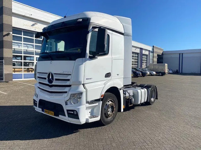 Mercedes-Benz Actros 1840 stream space cabine met spoilers fenders en zonneklep, apk gekeurd. - Tegljač: slika Mercedes-Benz Actros 1840 stream space cabine met spoilers fenders en zonneklep, apk gekeurd. - Tegljač Mercedes-Benz Actros 1840 stream space cabine met spoilers fenders en zonneklep, apk gekeurd. - Tegljač: slika Mercedes-Benz Actros 1840 stream space cabine met spoilers fenders en zonneklep, apk gekeurd. - Tegljač