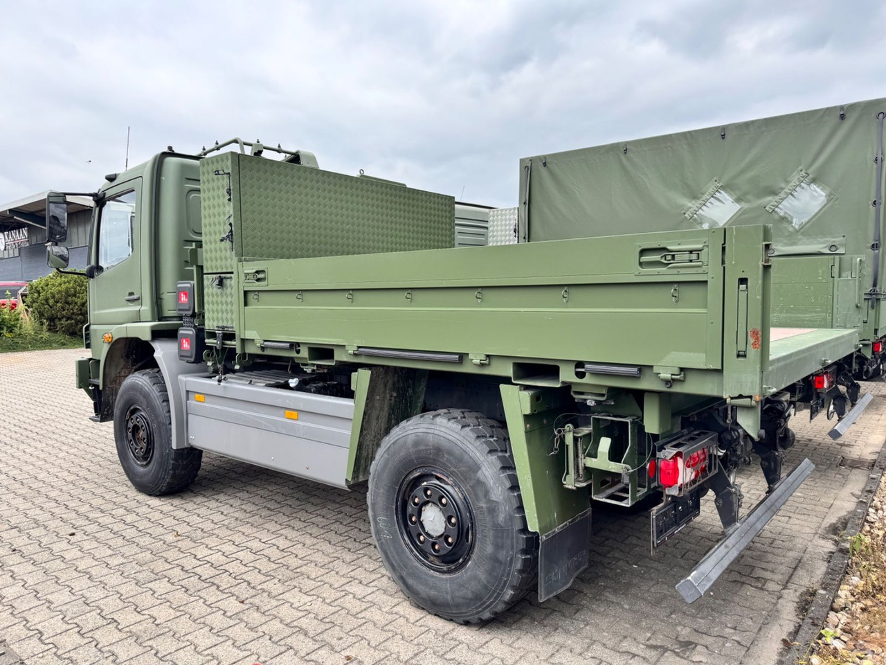 Mercedes-Benz 1018 Atego 4x4 Allrad Camper - Dostavno vozilo s ravnom platformom: slika Mercedes-Benz 1018 Atego 4x4 Allrad Camper - Dostavno vozilo s ravnom platformom Mercedes-Benz 1018 Atego 4x4 Allrad Camper - Dostavno vozilo s ravnom platformom: slika Mercedes-Benz 1018 Atego 4x4 Allrad Camper - Dostavno vozilo s ravnom platformom