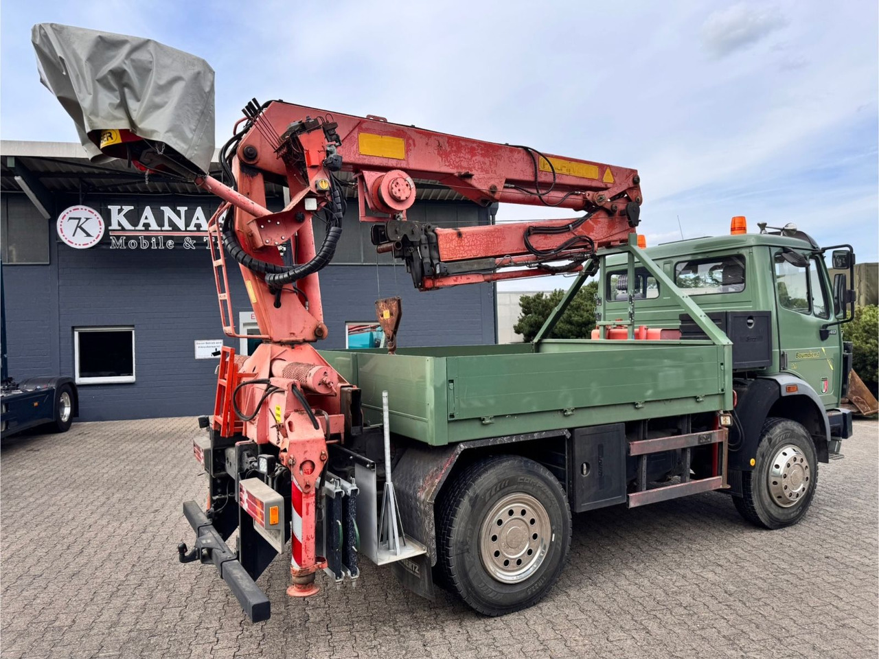 Mercedes-Benz 1417 AK Allrad Palfinger Montagekran 17,7m 64TKM - Kamion s kranom: slika Mercedes-Benz 1417 AK Allrad Palfinger Montagekran 17,7m 64TKM - Kamion s kranom Mercedes-Benz 1417 AK Allrad Palfinger Montagekran 17,7m 64TKM - Kamion s kranom: slika Mercedes-Benz 1417 AK Allrad Palfinger Montagekran 17,7m 64TKM - Kamion s kranom