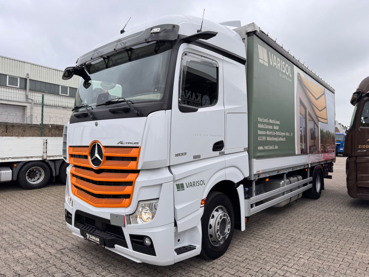 Mercedes-Benz 1833 Actros 5 StreamSPace LBW - Kamion s ceradom: slika Mercedes-Benz 1833 Actros 5 StreamSPace LBW - Kamion s ceradom Mercedes-Benz 1833 Actros 5 StreamSPace LBW - Kamion s ceradom: slika Mercedes-Benz 1833 Actros 5 StreamSPace LBW - Kamion s ceradom