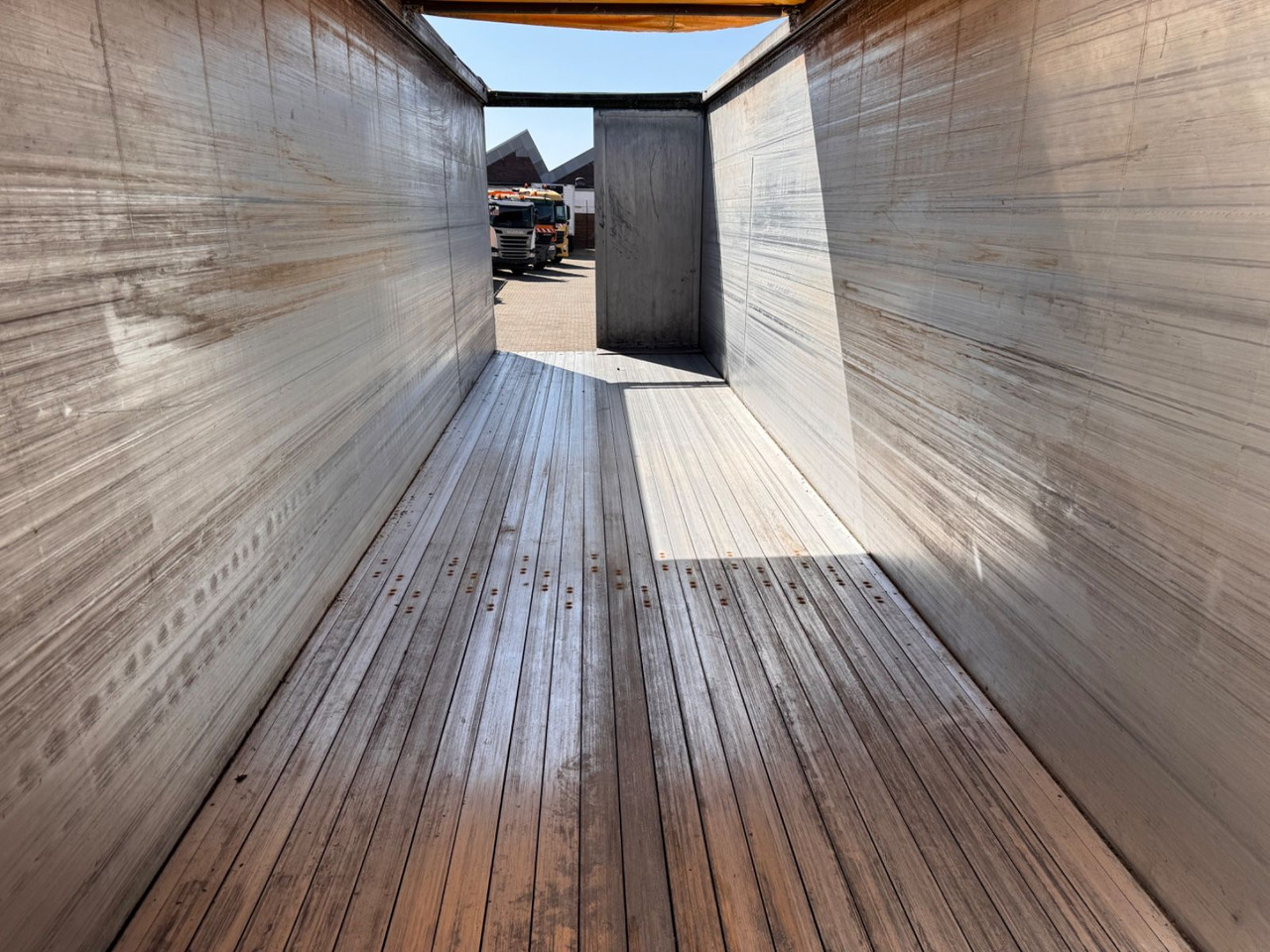 Poluprikolica s pokretnim podom Stas S 300 ZX Walkingfloor Schubboden 2 x Vorhanden: slika Poluprikolica s pokretnim podom Stas S 300 ZX Walkingfloor Schubboden 2 x Vorhanden Poluprikolica s pokretnim podom Stas S 300 ZX Walkingfloor Schubboden 2 x Vorhanden: slika Poluprikolica s pokretnim podom Stas S 300 ZX Walkingfloor Schubboden 2 x Vorhanden