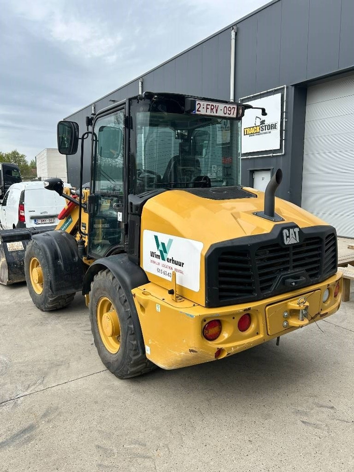 Mini utovarivač CAT 906: slika Mini utovarivač CAT 906