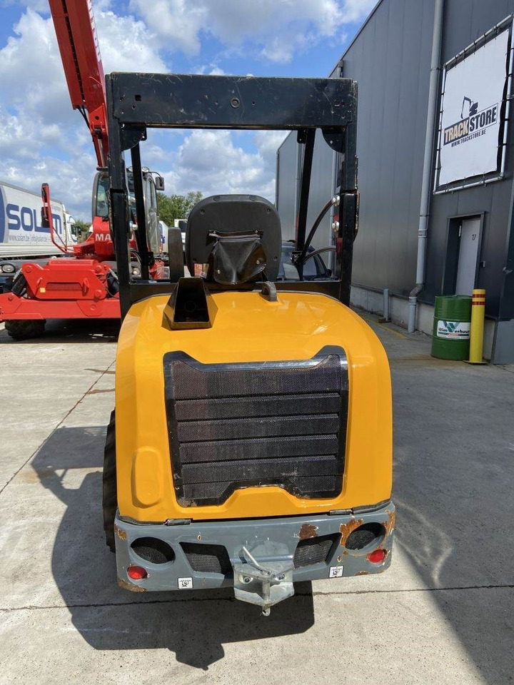 GiANT G2700 Xtra HD (6436) - Zglobni utovarivač: slika GiANT G2700 Xtra HD (6436) - Zglobni utovarivač GiANT G2700 Xtra HD (6436) - Zglobni utovarivač: slika GiANT G2700 Xtra HD (6436) - Zglobni utovarivač