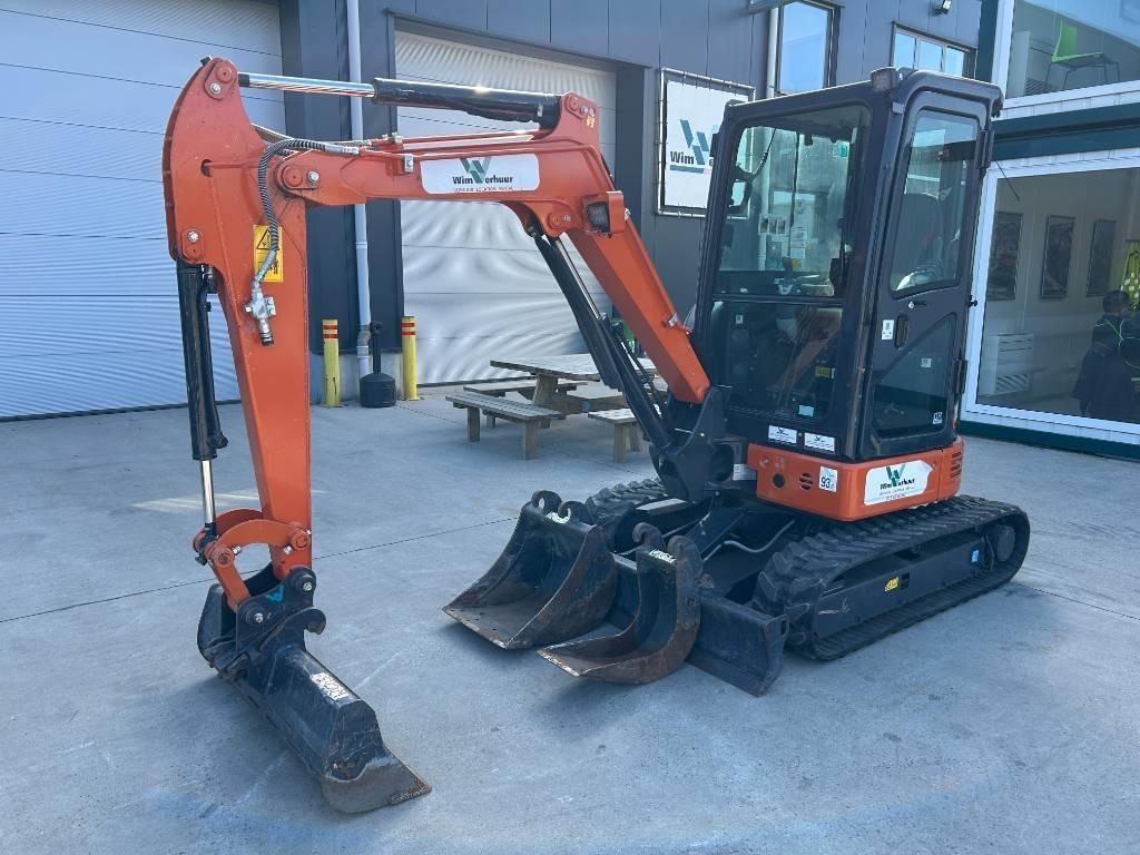 Hitachi ZX 26 U-6 - Mini bager: slika Hitachi ZX 26 U-6 - Mini bager Hitachi ZX 26 U-6 - Mini bager: slika Hitachi ZX 26 U-6 - Mini bager