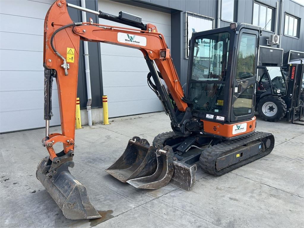 Hitachi ZX33U-6 (7740) - Mini bager: slika Hitachi ZX33U-6 (7740) - Mini bager Hitachi ZX33U-6 (7740) - Mini bager: slika Hitachi ZX33U-6 (7740) - Mini bager