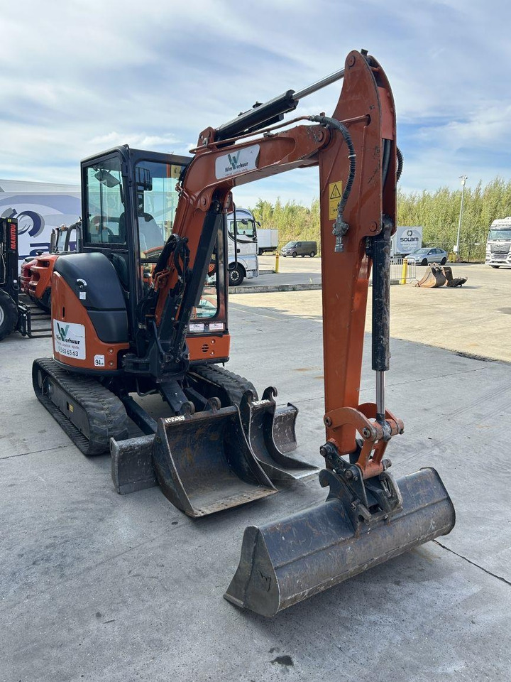 Hitachi ZX33U-6 (7740) - Mini bager: slika Hitachi ZX33U-6 (7740) - Mini bager Hitachi ZX33U-6 (7740) - Mini bager: slika Hitachi ZX33U-6 (7740) - Mini bager