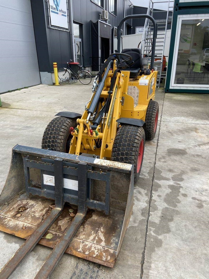 Knikmops KM130 (7381) - Zglobni utovarivač: slika Knikmops KM130 (7381) - Zglobni utovarivač Knikmops KM130 (7381) - Zglobni utovarivač: slika Knikmops KM130 (7381) - Zglobni utovarivač