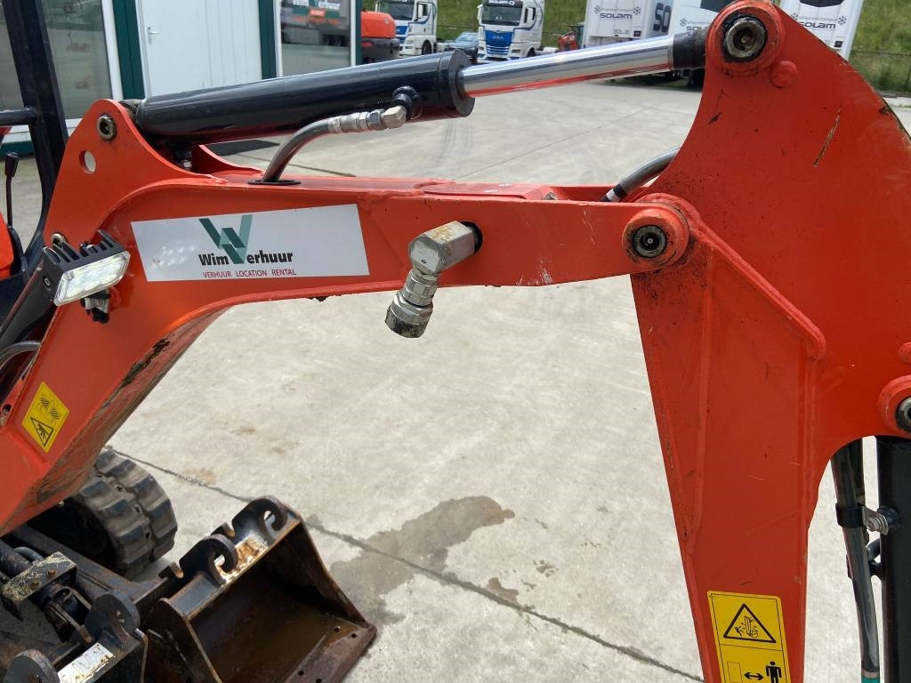 Kubota U 10 - Mini bager: slika Kubota U 10 - Mini bager Kubota U 10 - Mini bager: slika Kubota U 10 - Mini bager