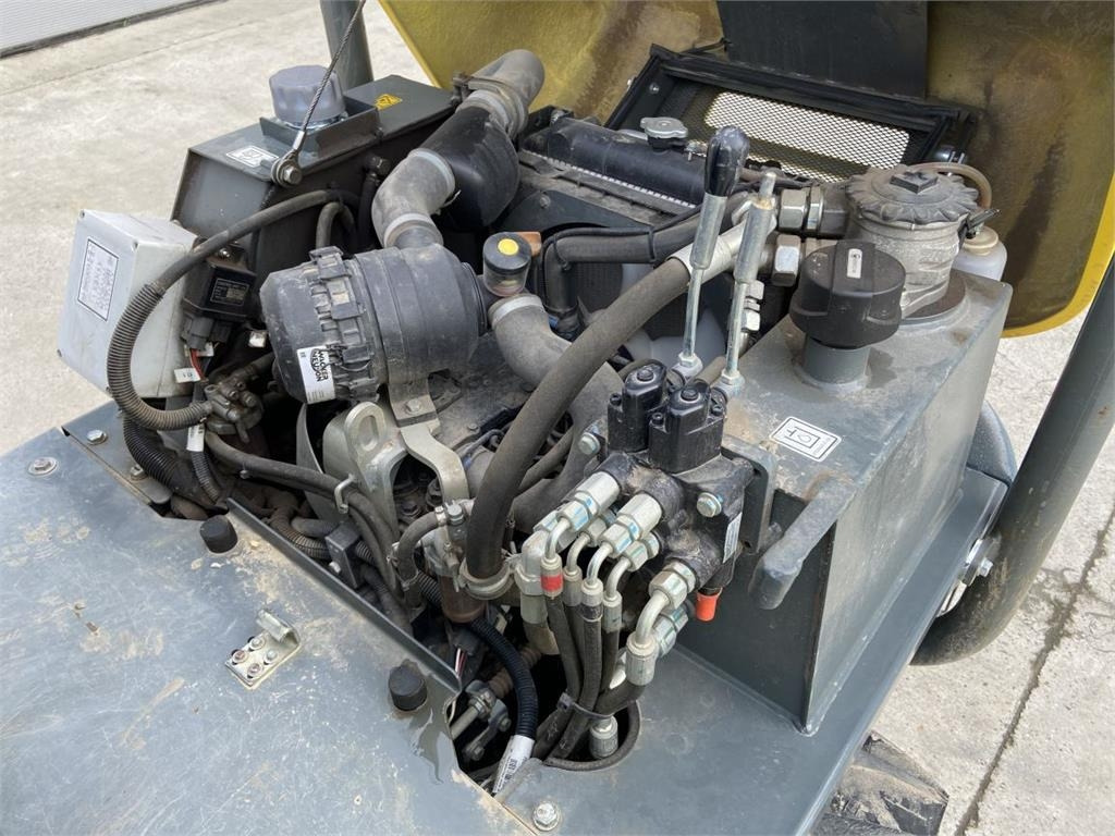 Mini istovarivač Wacker Neuson Neuson 1001 (5355): slika Mini istovarivač Wacker Neuson Neuson 1001 (5355) Mini istovarivač Wacker Neuson Neuson 1001 (5355): slika Mini istovarivač Wacker Neuson Neuson 1001 (5355)