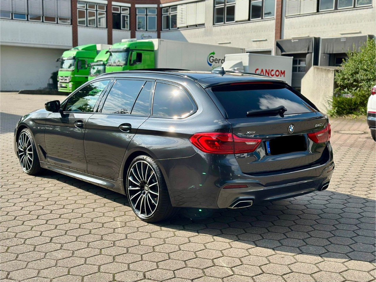 BMW M 540d xD Touring A*M Sport*HuD*20 Zoll*Pano*LED - Karavan: slika BMW M 540d xD Touring A*M Sport*HuD*20 Zoll*Pano*LED - Karavan BMW M 540d xD Touring A*M Sport*HuD*20 Zoll*Pano*LED - Karavan: slika BMW M 540d xD Touring A*M Sport*HuD*20 Zoll*Pano*LED - Karavan