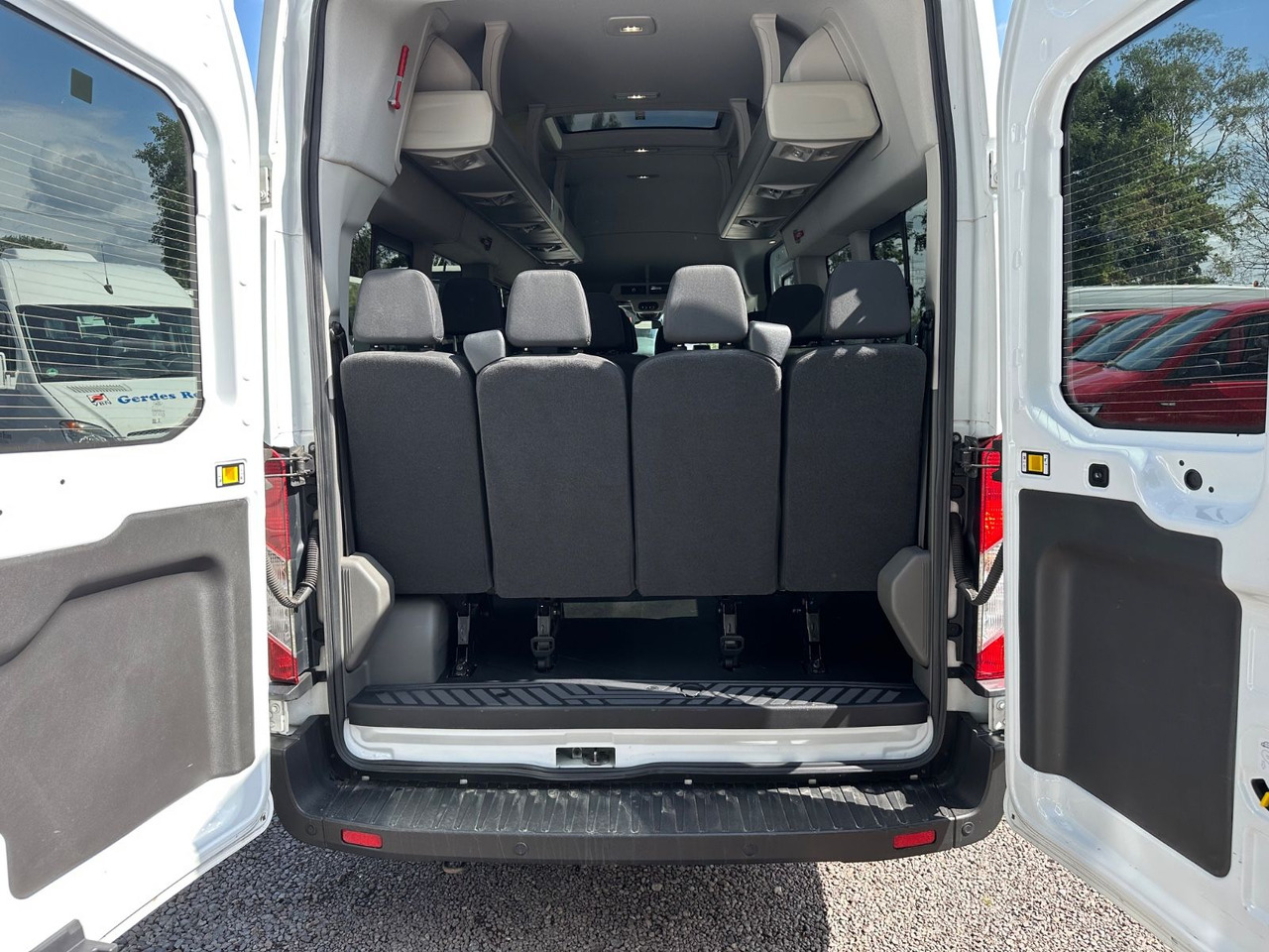 Ford Transit (Klima*PDC Vo+Hi*18 Sitze) - Minibus, Putnički kombi: slika Ford Transit (Klima*PDC Vo+Hi*18 Sitze) - Minibus, Putnički kombi Ford Transit (Klima*PDC Vo+Hi*18 Sitze) - Minibus, Putnički kombi: slika Ford Transit (Klima*PDC Vo+Hi*18 Sitze) - Minibus, Putnički kombi