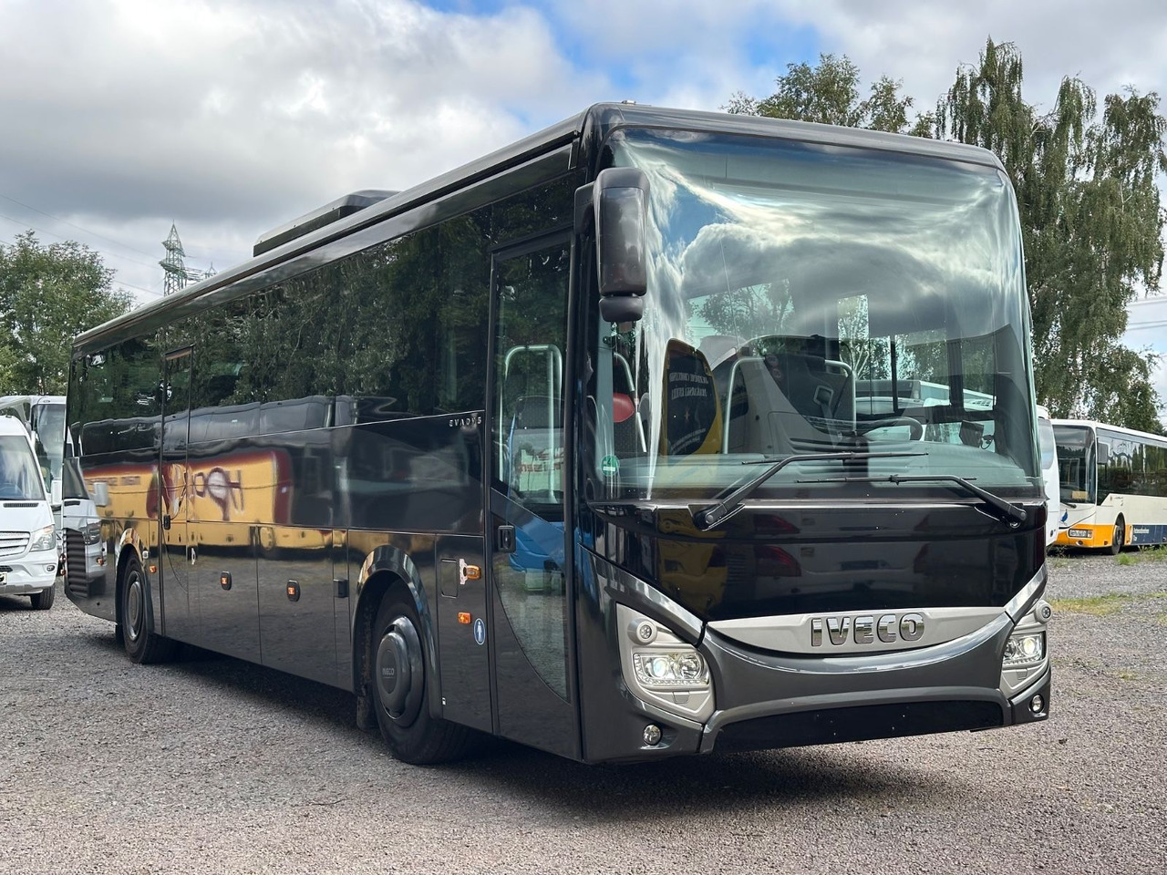 Iveco EVADYS H (55 Sitze*Schalt*176 tKm) - Minibus, Putnički kombi: slika Iveco EVADYS H (55 Sitze*Schalt*176 tKm) - Minibus, Putnički kombi Iveco EVADYS H (55 Sitze*Schalt*176 tKm) - Minibus, Putnički kombi: slika Iveco EVADYS H (55 Sitze*Schalt*176 tKm) - Minibus, Putnički kombi