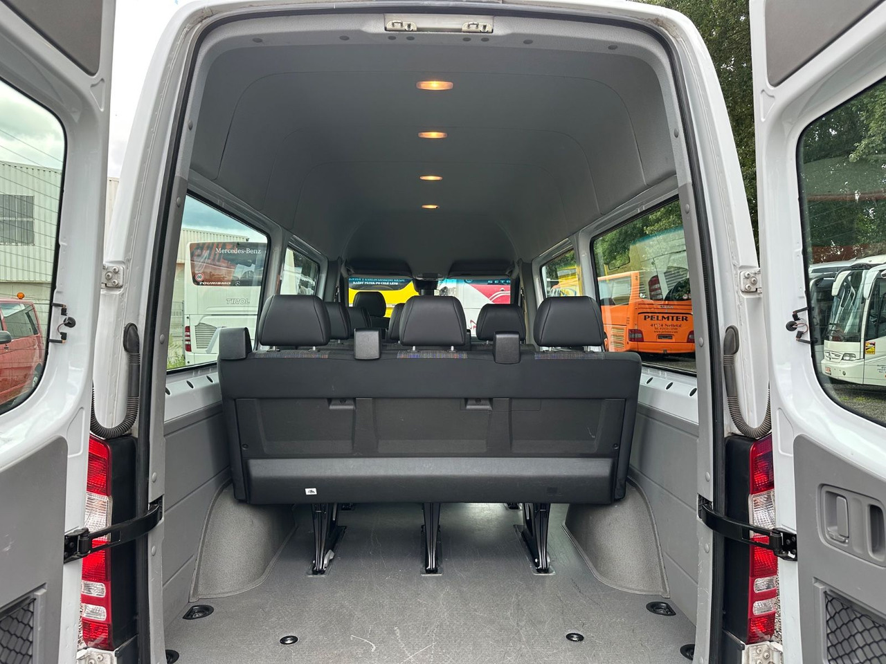 Mercedes-Benz Sprinter 313 CDi (DE*Klima*3,2t) - Minibus, Putnički kombi: slika Mercedes-Benz Sprinter 313 CDi (DE*Klima*3,2t) - Minibus, Putnički kombi Mercedes-Benz Sprinter 313 CDi (DE*Klima*3,2t) - Minibus, Putnički kombi: slika Mercedes-Benz Sprinter 313 CDi (DE*Klima*3,2t) - Minibus, Putnički kombi