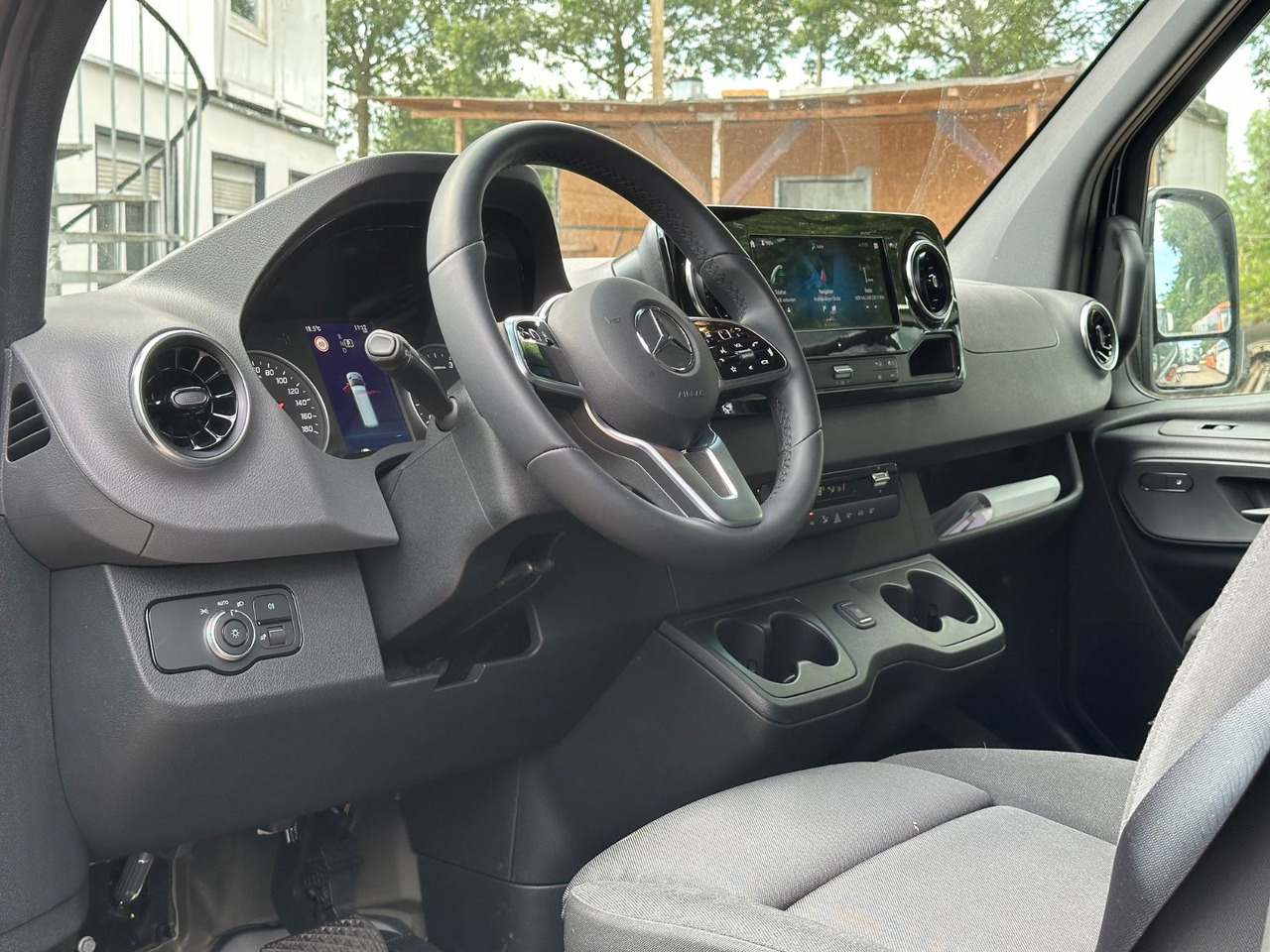 Mercedes-Benz Sprinter 519 CDi 4x4 H+L 360° Cam.*Navi*253.4 Km - Minibus, Putnički kombi: slika Mercedes-Benz Sprinter 519 CDi 4x4 H+L 360° Cam.*Navi*253.4 Km - Minibus, Putnički kombi Mercedes-Benz Sprinter 519 CDi 4x4 H+L 360° Cam.*Navi*253.4 Km - Minibus, Putnički kombi: slika Mercedes-Benz Sprinter 519 CDi 4x4 H+L 360° Cam.*Navi*253.4 Km - Minibus, Putnički kombi