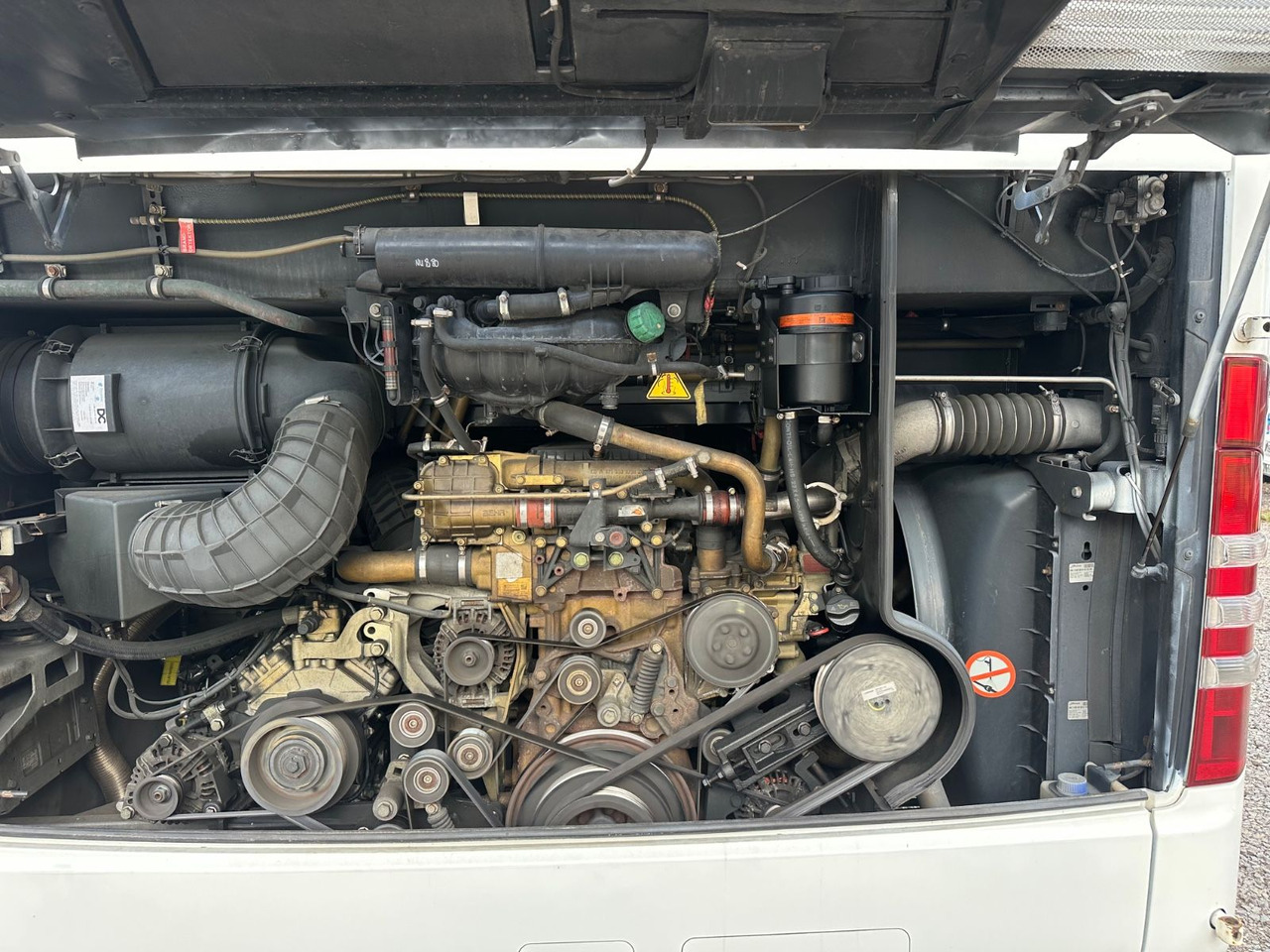 Mercedes-Benz Travego O580 16 RHD-M (LuxLine*Euro 6*TOP*DE) - Turistički autobus: slika Mercedes-Benz Travego O580 16 RHD-M (LuxLine*Euro 6*TOP*DE) - Turistički autobus Mercedes-Benz Travego O580 16 RHD-M (LuxLine*Euro 6*TOP*DE) - Turistički autobus: slika Mercedes-Benz Travego O580 16 RHD-M (LuxLine*Euro 6*TOP*DE) - Turistički autobus