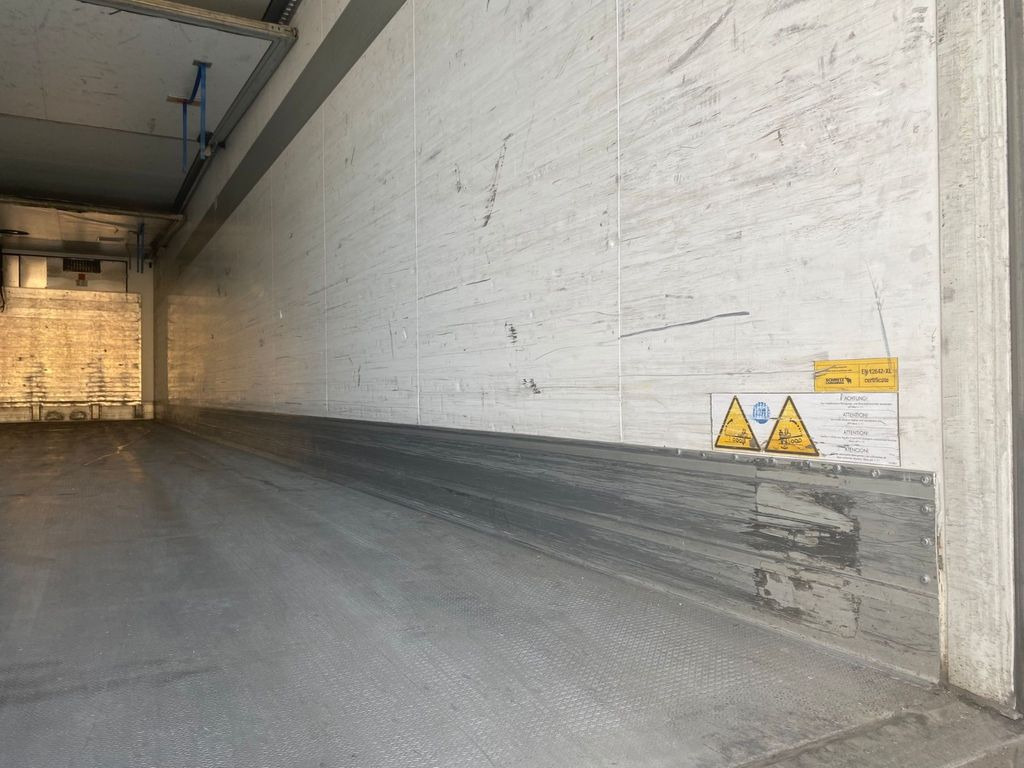 Schmitz Cargobull ThermoKing SKO 24/L FP-45 SLXi 300 Cool - Poluprikolica hladnjača: slika Schmitz Cargobull ThermoKing SKO 24/L FP-45 SLXi 300 Cool - Poluprikolica hladnjača Schmitz Cargobull ThermoKing SKO 24/L FP-45 SLXi 300 Cool - Poluprikolica hladnjača: slika Schmitz Cargobull ThermoKing SKO 24/L FP-45 SLXi 300 Cool - Poluprikolica hladnjača