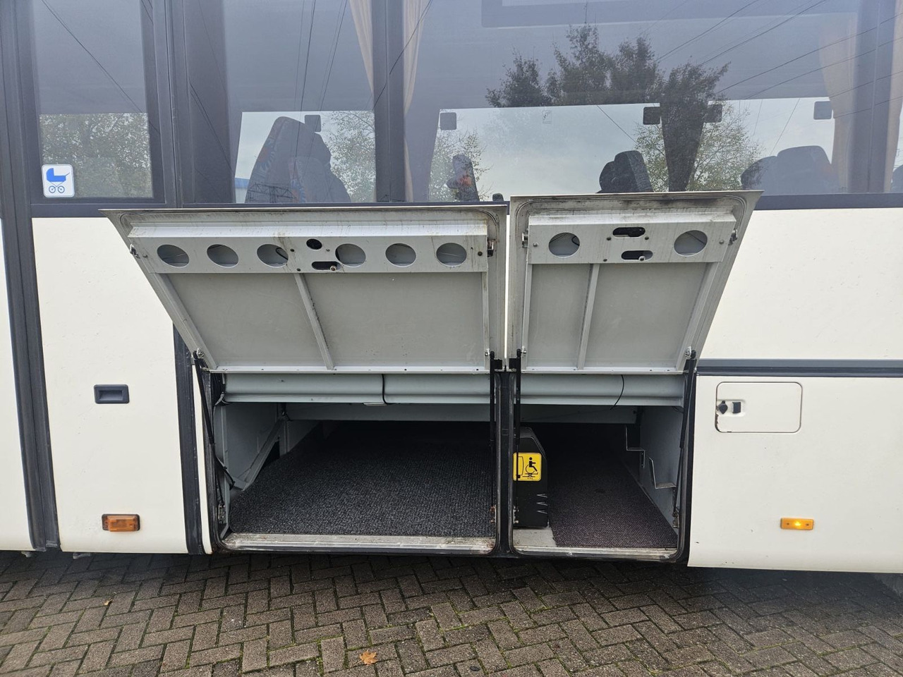 Prigradski autobus Setra S 317 UL (66 Sitze*Schalt*TOP): slika Prigradski autobus Setra S 317 UL (66 Sitze*Schalt*TOP)