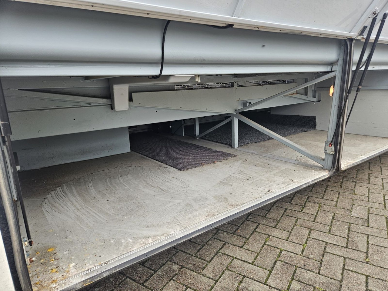 Prigradski autobus Setra S 317 UL (66 Sitze*Schalt*TOP): slika Prigradski autobus Setra S 317 UL (66 Sitze*Schalt*TOP)