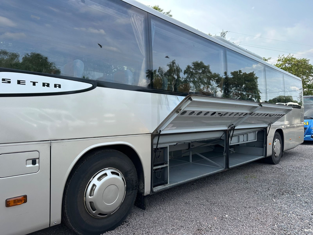 Setra S 415 UL GT (Motor neu*TOP) - Prigradski autobus: slika Setra S 415 UL GT (Motor neu*TOP) - Prigradski autobus Setra S 415 UL GT (Motor neu*TOP) - Prigradski autobus: slika Setra S 415 UL GT (Motor neu*TOP) - Prigradski autobus