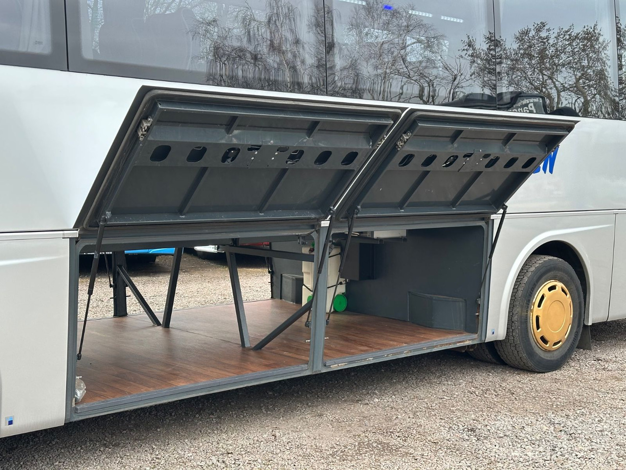 Temsa MD9 C (wenig Km*34 Sitze) - Turistički autobus: slika Temsa MD9 C (wenig Km*34 Sitze) - Turistički autobus Temsa MD9 C (wenig Km*34 Sitze) - Turistički autobus: slika Temsa MD9 C (wenig Km*34 Sitze) - Turistički autobus