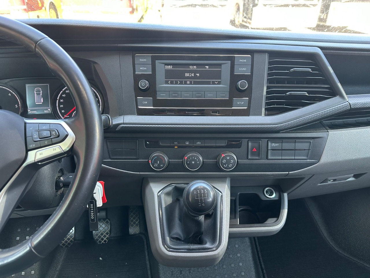 Zakup  Volkswagen T6 Kombi (PDC Hi*ACC*StandHz*9 Sitzer*AC) Volkswagen T6 Kombi (PDC Hi*ACC*StandHz*9 Sitzer*AC): slika Zakup  Volkswagen T6 Kombi (PDC Hi*ACC*StandHz*9 Sitzer*AC) Volkswagen T6 Kombi (PDC Hi*ACC*StandHz*9 Sitzer*AC)
