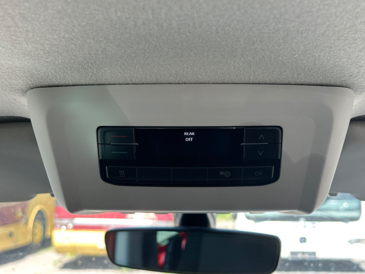 Zakup  Volkswagen T6 Kombi (PDC Hi*ACC*StandHz*9 Sitzer*AC) Volkswagen T6 Kombi (PDC Hi*ACC*StandHz*9 Sitzer*AC): slika Zakup  Volkswagen T6 Kombi (PDC Hi*ACC*StandHz*9 Sitzer*AC) Volkswagen T6 Kombi (PDC Hi*ACC*StandHz*9 Sitzer*AC)