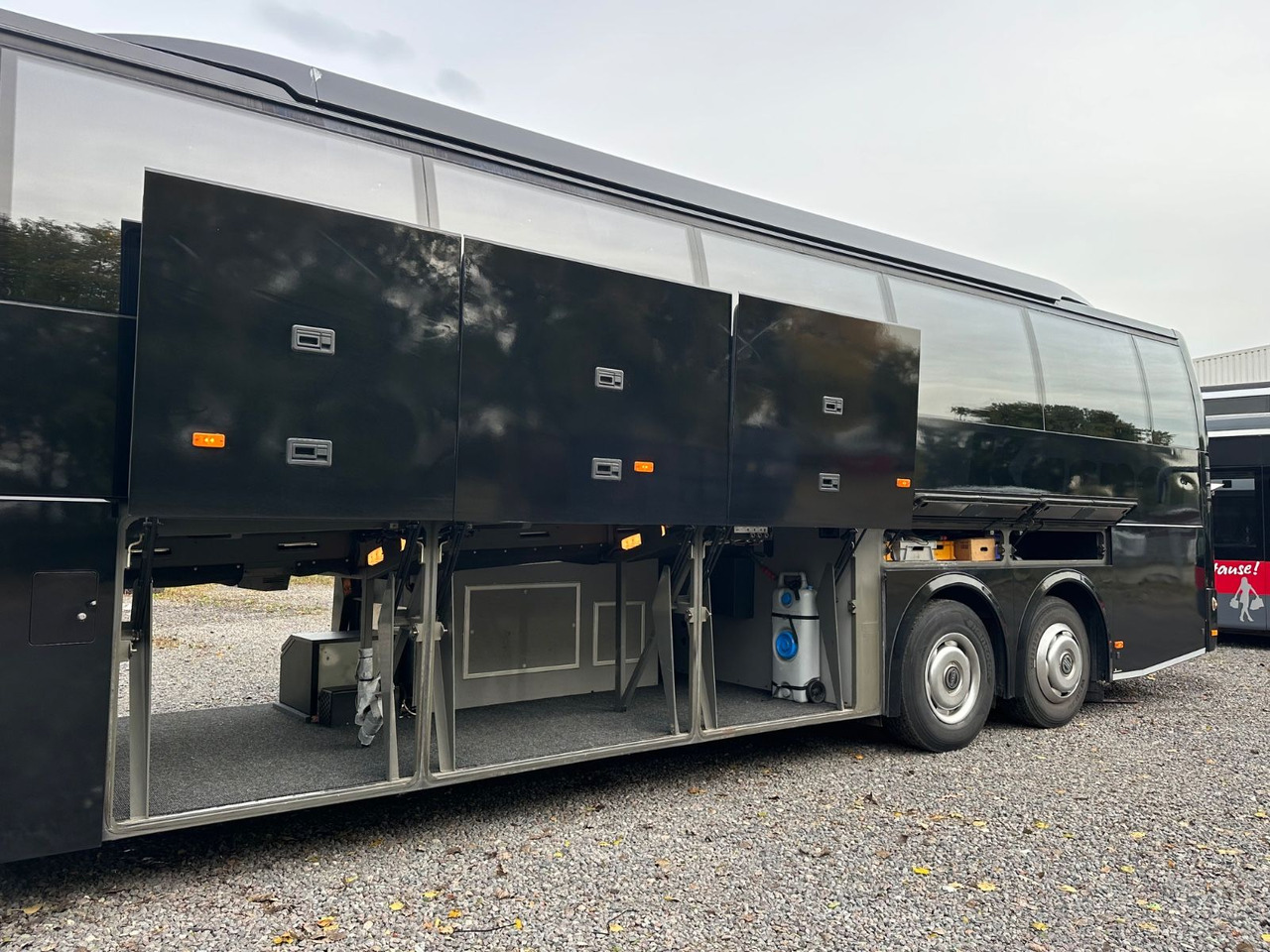 Volvo 9700 HD 6x2 Euro 5(9900*416 HD*Tourismo RHD-M) - Turistički autobus: slika Volvo 9700 HD 6x2 Euro 5(9900*416 HD*Tourismo RHD-M) - Turistički autobus Volvo 9700 HD 6x2 Euro 5(9900*416 HD*Tourismo RHD-M) - Turistički autobus: slika Volvo 9700 HD 6x2 Euro 5(9900*416 HD*Tourismo RHD-M) - Turistički autobus