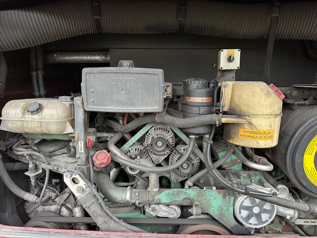 Volvo 9900 HD 6x2 (9700*415 HD*Tourismo RHD) - Turistički autobus: slika Volvo 9900 HD 6x2 (9700*415 HD*Tourismo RHD) - Turistički autobus Volvo 9900 HD 6x2 (9700*415 HD*Tourismo RHD) - Turistički autobus: slika Volvo 9900 HD 6x2 (9700*415 HD*Tourismo RHD) - Turistički autobus